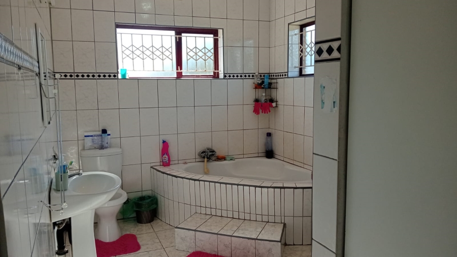 4 Bedroom Property for Sale in Brackenham KwaZulu-Natal
