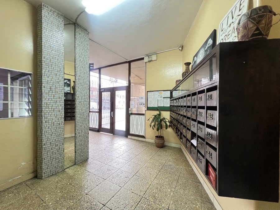 2 Bedroom Property for Sale in Durban Central KwaZulu-Natal