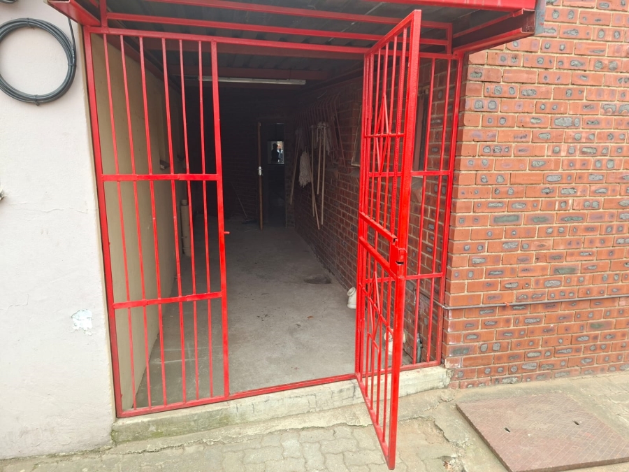 To Let Commercial Property for Rent in Newcastle KwaZulu-Natal