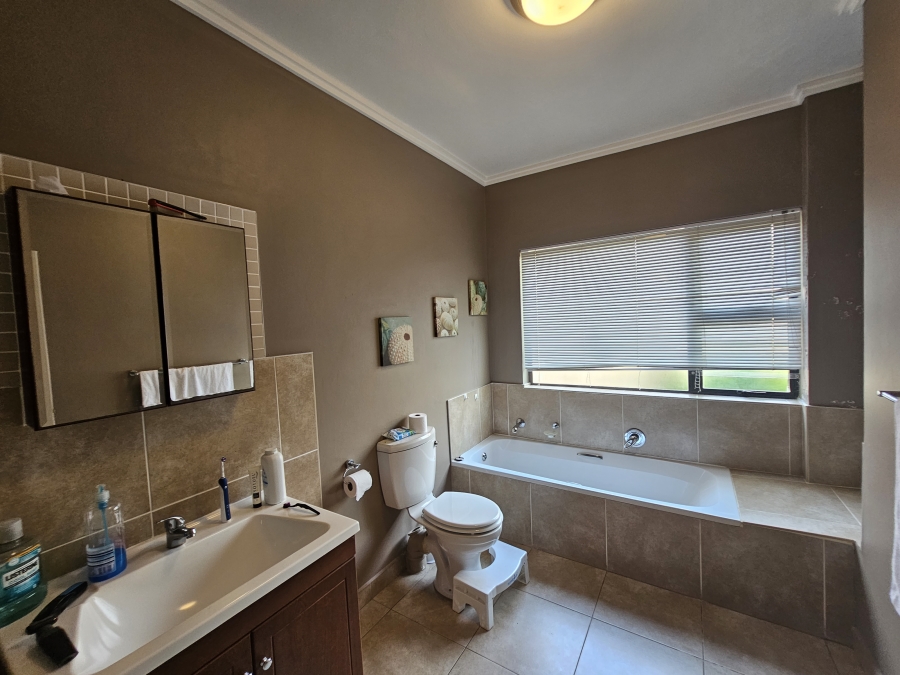 4 Bedroom Property for Sale in Palm Lakes Estate KwaZulu-Natal
