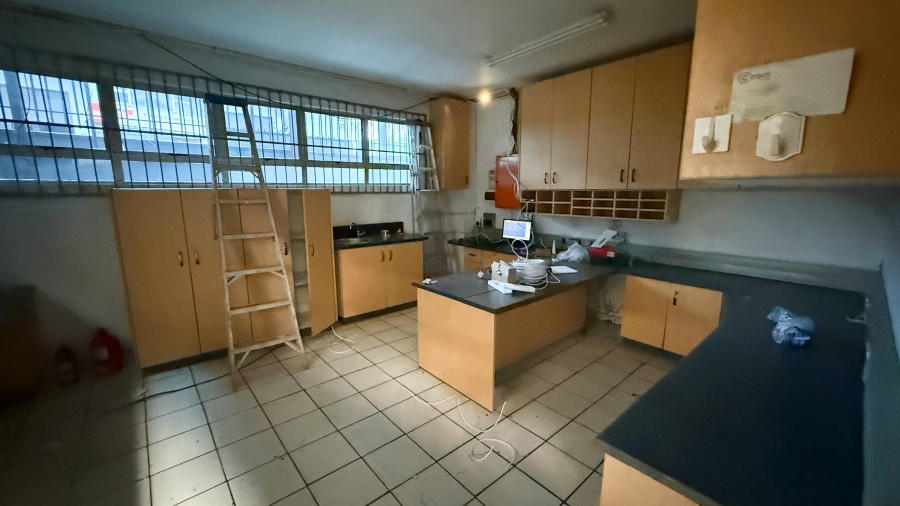 To Let Commercial Property for Rent in Glen Anil KwaZulu-Natal