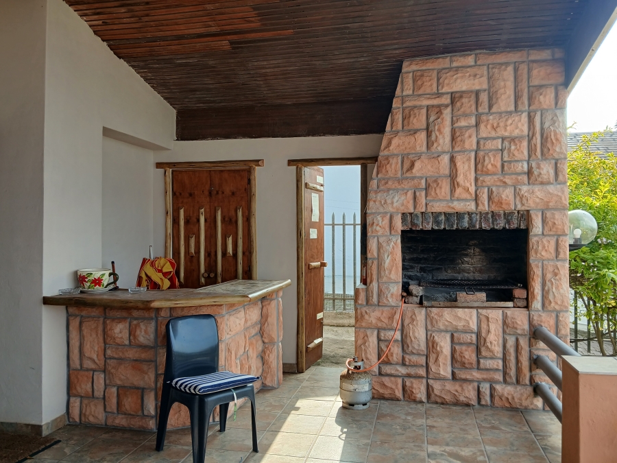 3 Bedroom Property for Sale in Uvongo KwaZulu-Natal