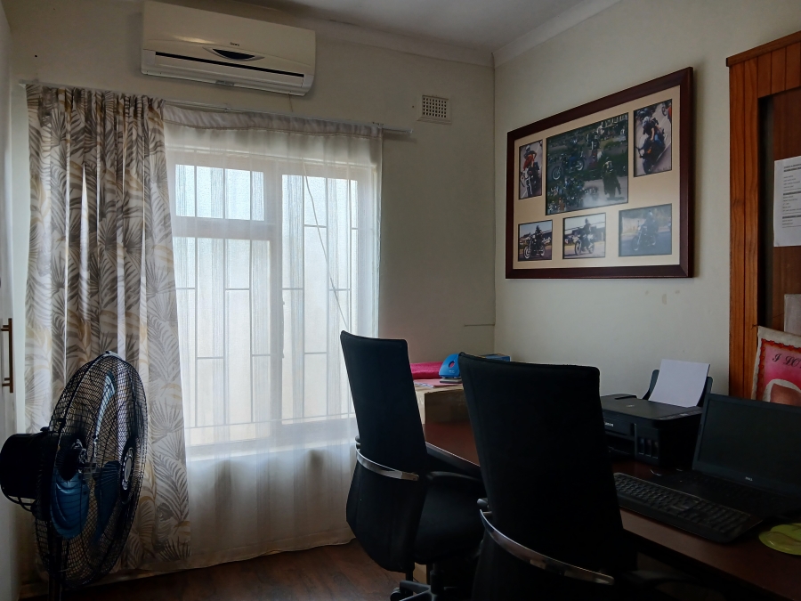 3 Bedroom Property for Sale in Uvongo KwaZulu-Natal