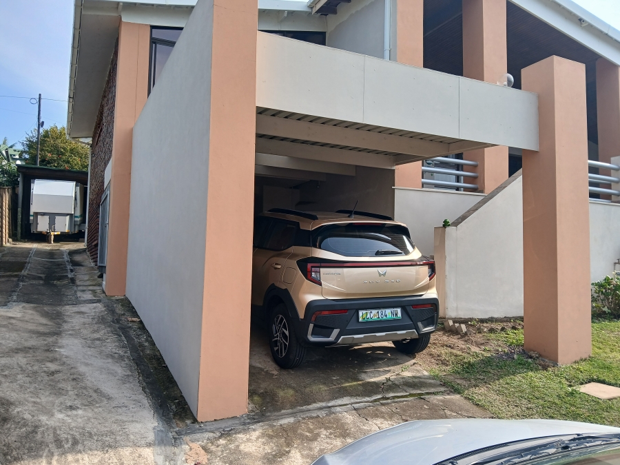 3 Bedroom Property for Sale in Uvongo KwaZulu-Natal