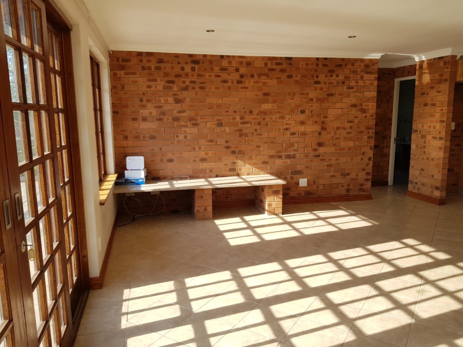 To Let 2 Bedroom Property for Rent in Clifton Hill Estate KwaZulu-Natal