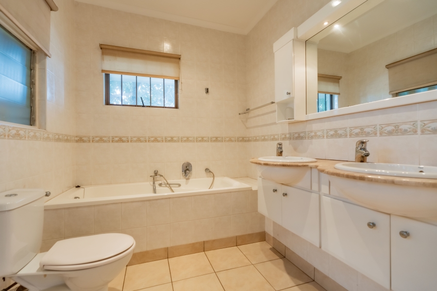 3 Bedroom Property for Sale in Essenwood KwaZulu-Natal