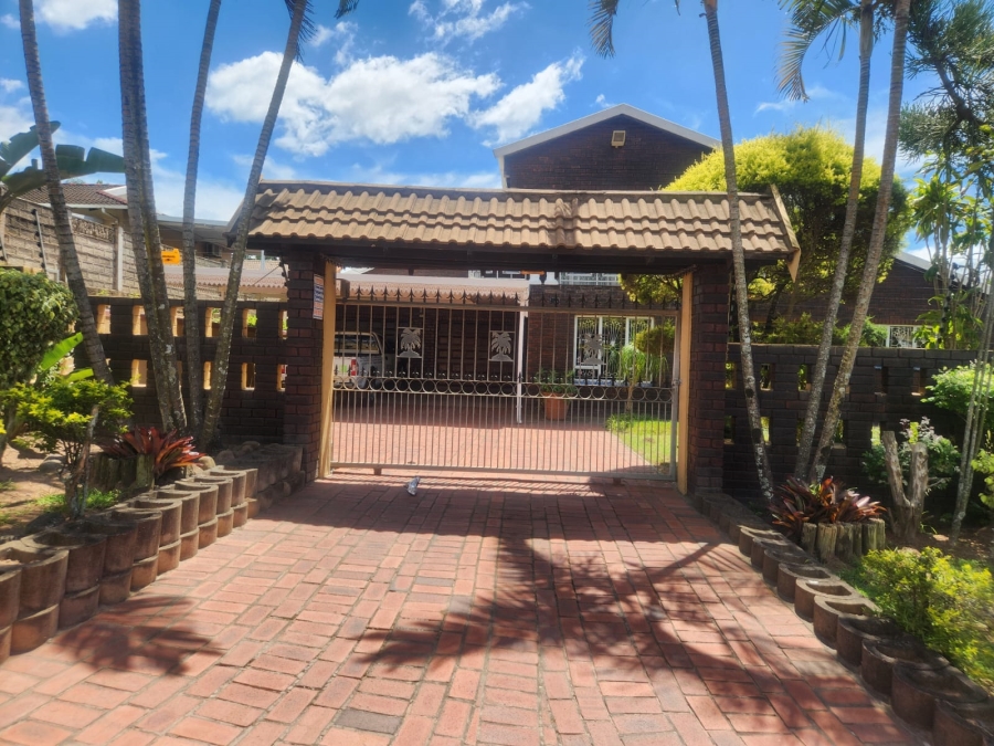 4 Bedroom Property for Sale in Dawncrest KwaZulu-Natal