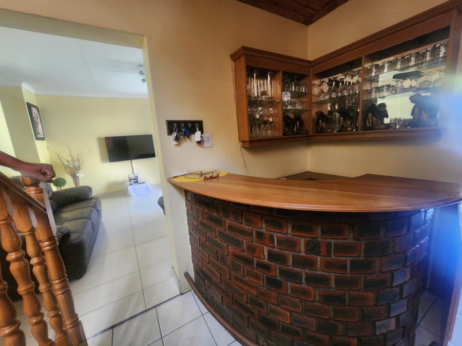 4 Bedroom Property for Sale in Dawncrest KwaZulu-Natal