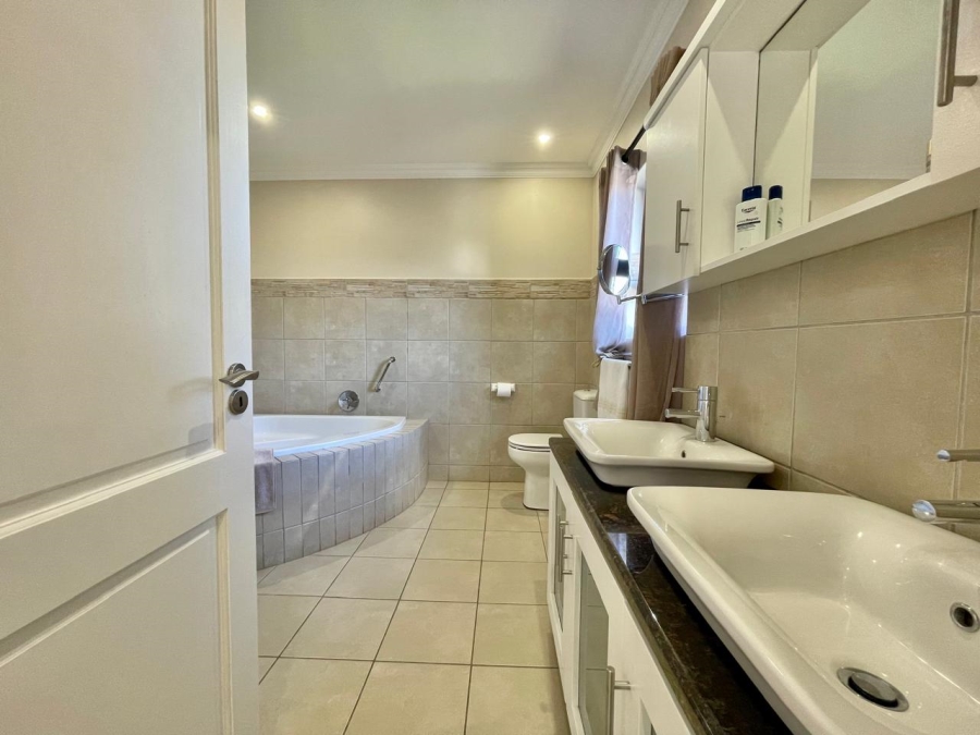4 Bedroom Property for Sale in Port Zimbali KwaZulu-Natal
