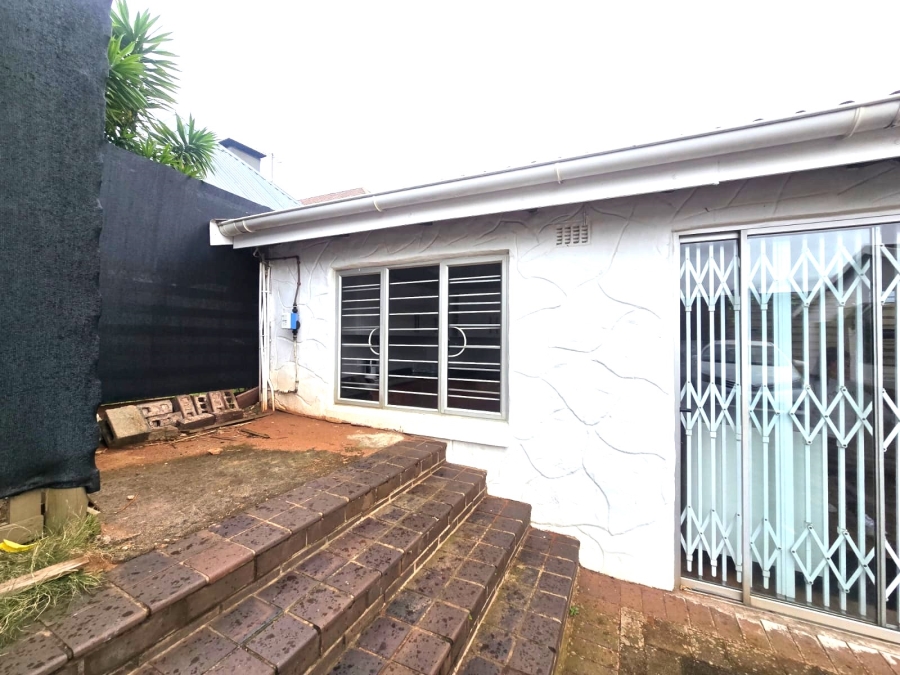 1 Bedroom Property for Sale in Durban North KwaZulu-Natal