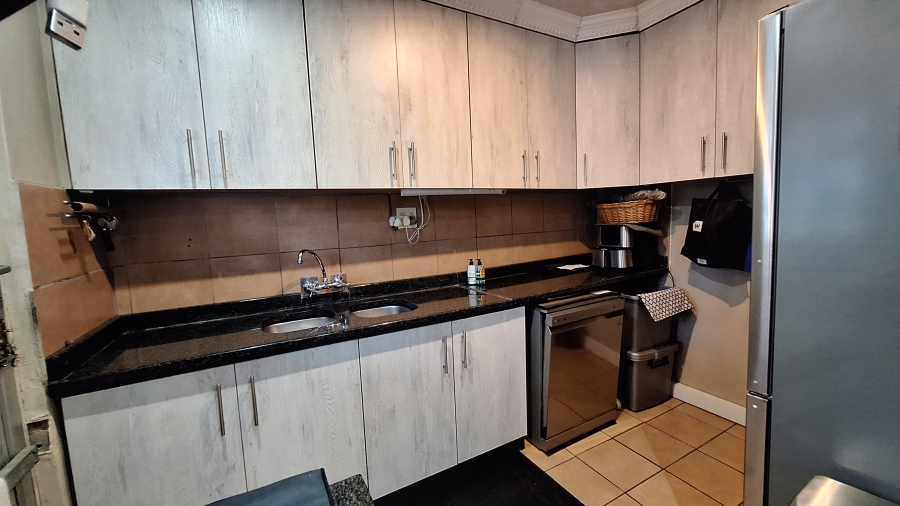 3 Bedroom Property for Sale in Parkside KwaZulu-Natal