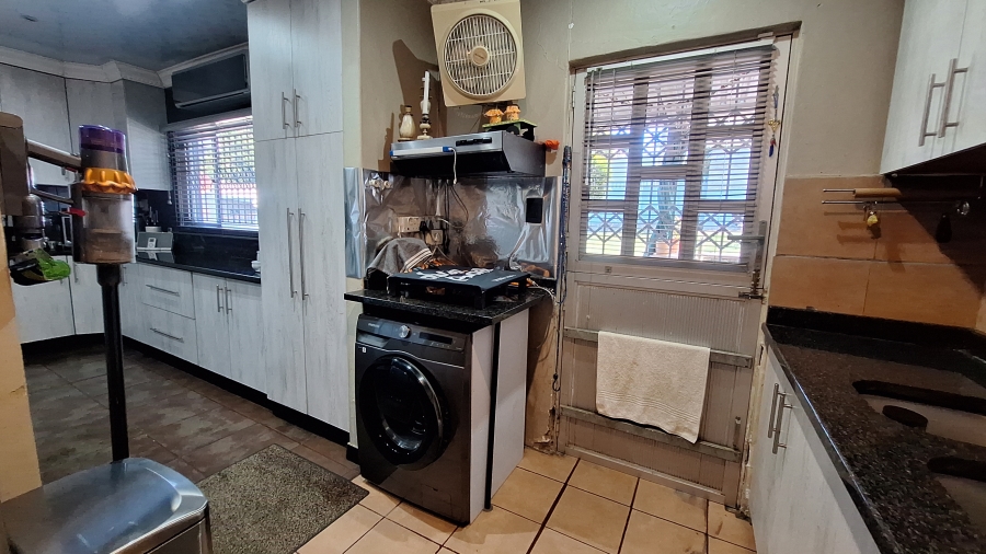3 Bedroom Property for Sale in Parkside KwaZulu-Natal