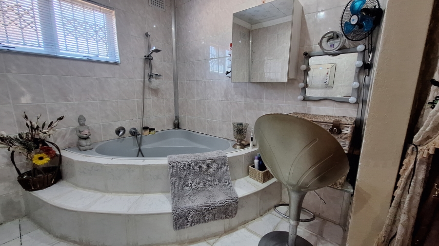 3 Bedroom Property for Sale in Parkside KwaZulu-Natal