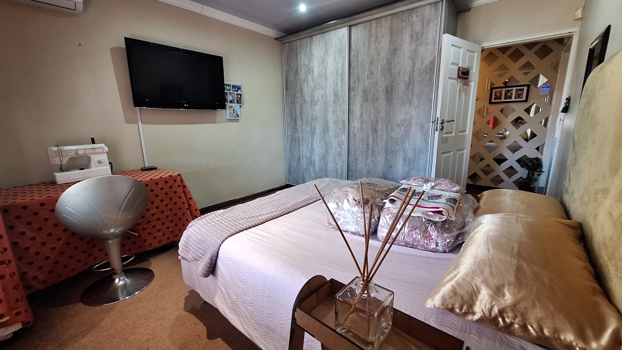 3 Bedroom Property for Sale in Parkside KwaZulu-Natal