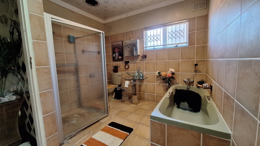 3 Bedroom Property for Sale in Parkside KwaZulu-Natal