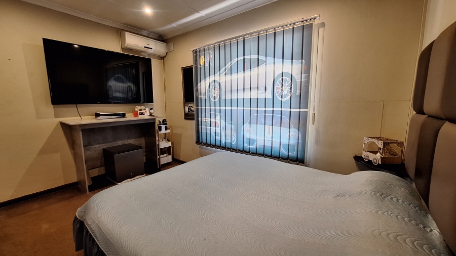 3 Bedroom Property for Sale in Parkside KwaZulu-Natal