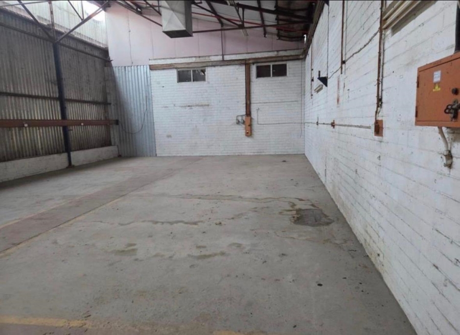 To Let Commercial Property for Rent in Burbreeze KwaZulu-Natal