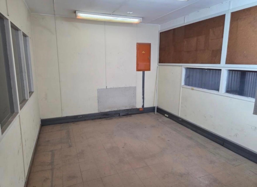 To Let Commercial Property for Rent in Burbreeze KwaZulu-Natal