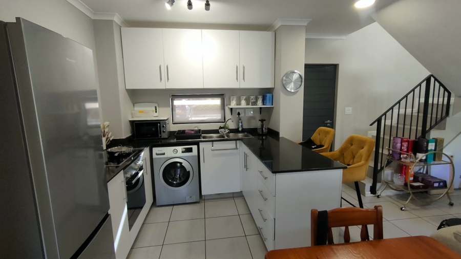 2 Bedroom Property for Sale in Waterfall KwaZulu-Natal