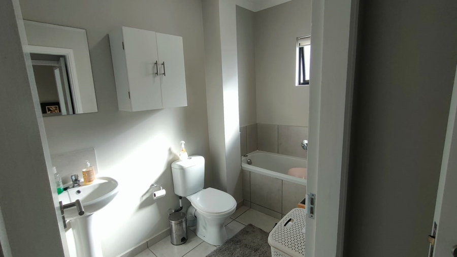 2 Bedroom Property for Sale in Waterfall KwaZulu-Natal