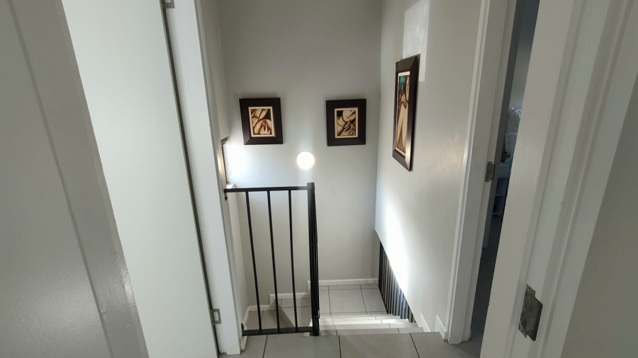 2 Bedroom Property for Sale in Waterfall KwaZulu-Natal