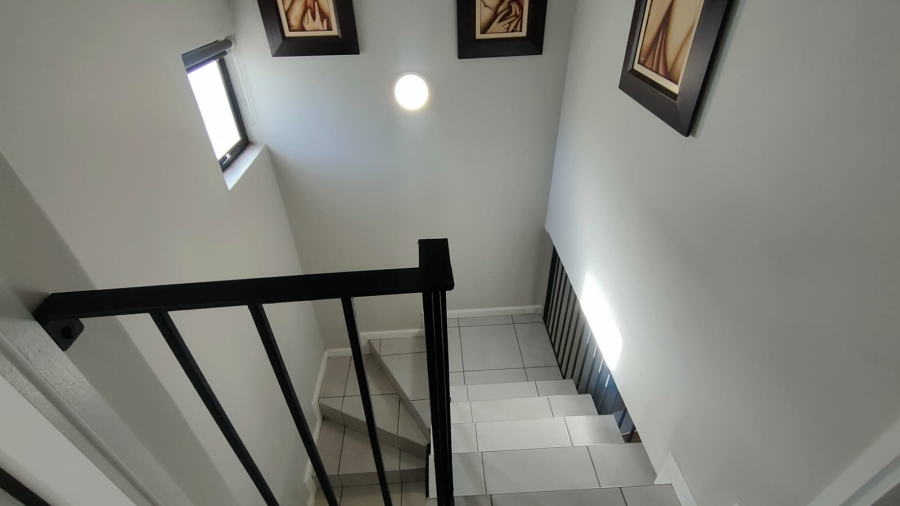2 Bedroom Property for Sale in Waterfall KwaZulu-Natal