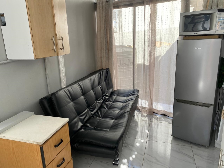 To Let 1 Bedroom Property for Rent in Montclair KwaZulu-Natal