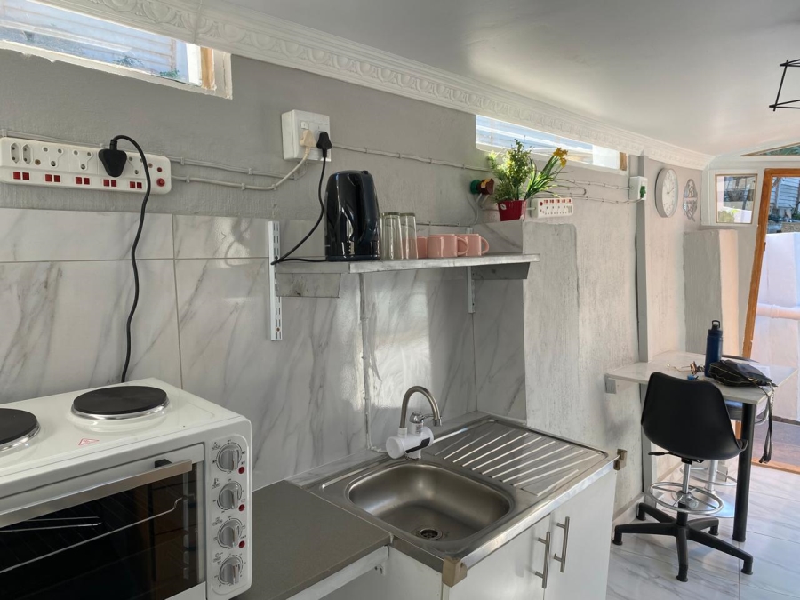 To Let 1 Bedroom Property for Rent in Montclair KwaZulu-Natal
