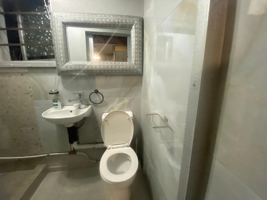 To Let 1 Bedroom Property for Rent in Montclair KwaZulu-Natal