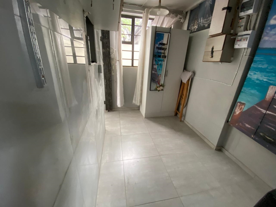 To Let 1 Bedroom Property for Rent in Montclair KwaZulu-Natal