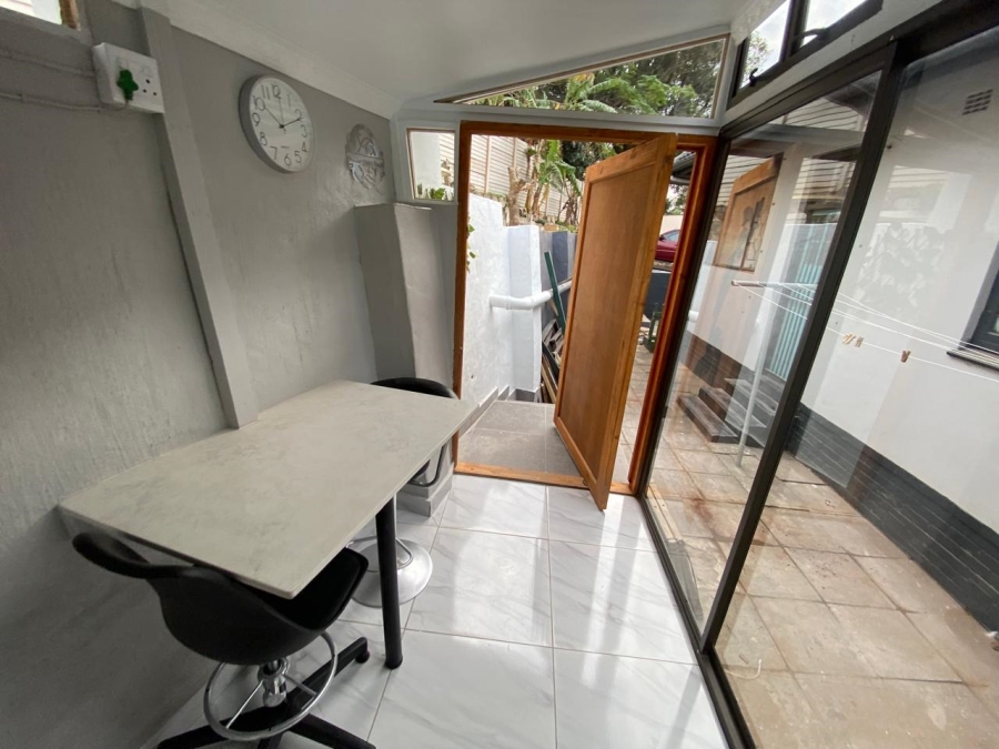To Let 1 Bedroom Property for Rent in Montclair KwaZulu-Natal
