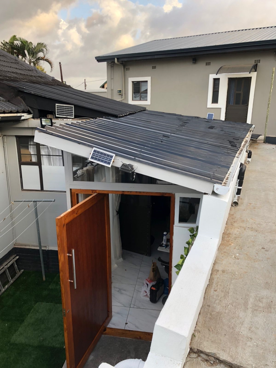 To Let 1 Bedroom Property for Rent in Montclair KwaZulu-Natal