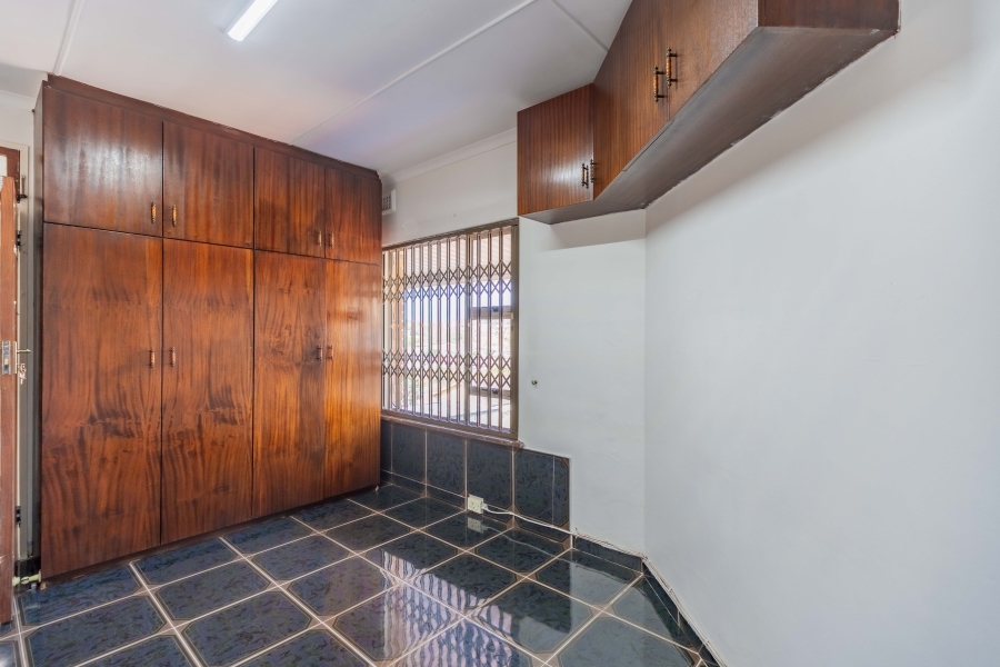 5 Bedroom Property for Sale in Reservoir Hills KwaZulu-Natal