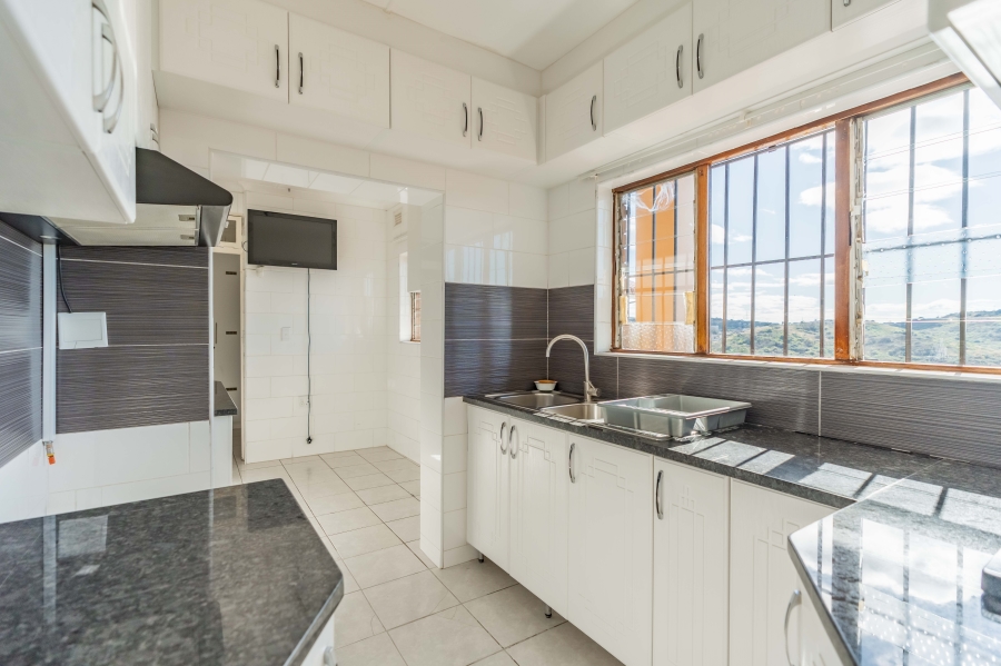 5 Bedroom Property for Sale in Reservoir Hills KwaZulu-Natal