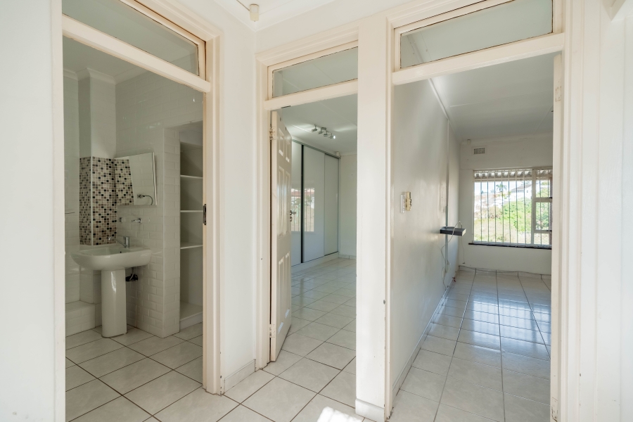 5 Bedroom Property for Sale in Reservoir Hills KwaZulu-Natal