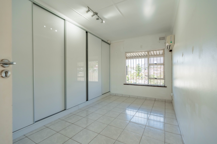 5 Bedroom Property for Sale in Reservoir Hills KwaZulu-Natal
