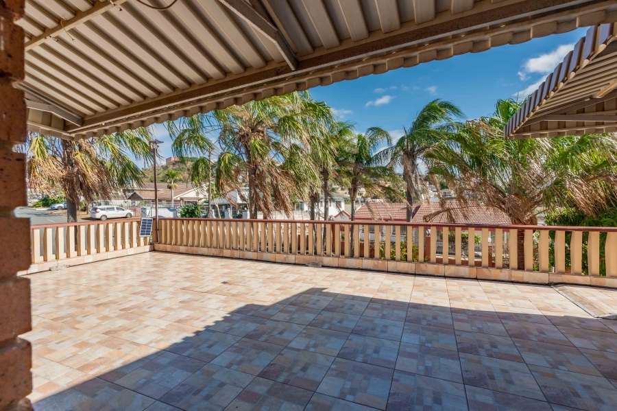5 Bedroom Property for Sale in Reservoir Hills KwaZulu-Natal