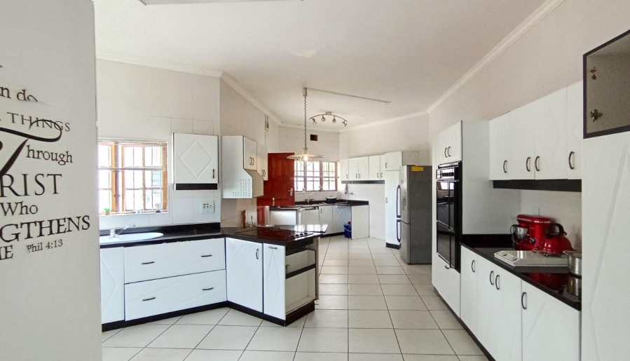 5 Bedroom Property for Sale in Reservoir Hills KwaZulu-Natal