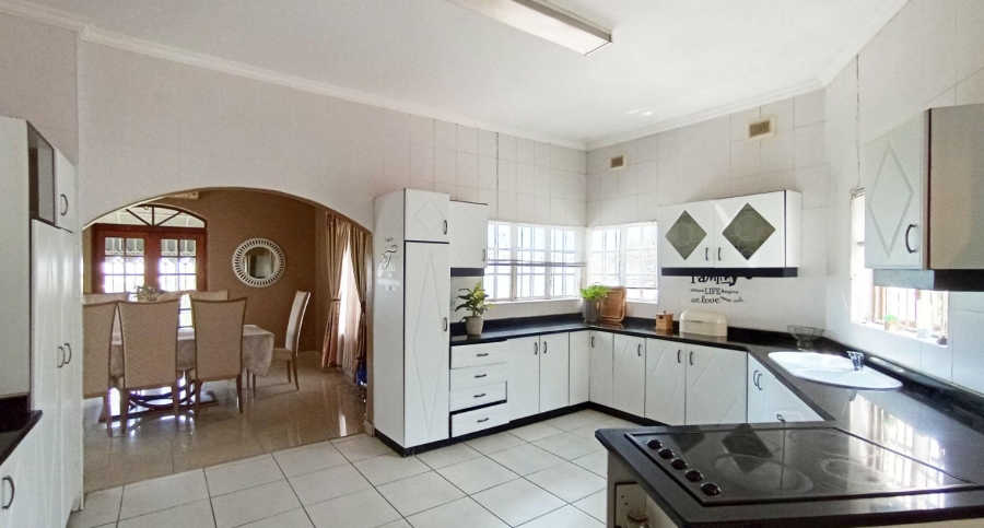 5 Bedroom Property for Sale in Reservoir Hills KwaZulu-Natal