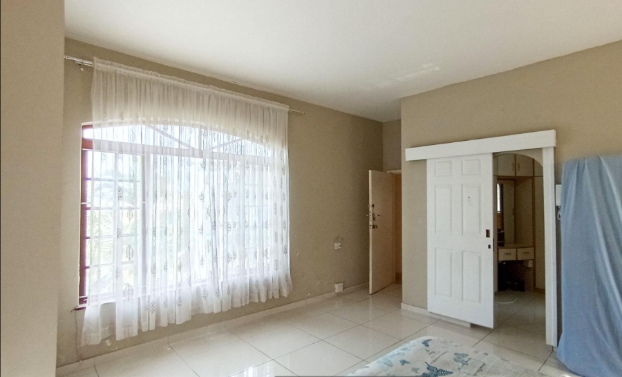 5 Bedroom Property for Sale in Reservoir Hills KwaZulu-Natal