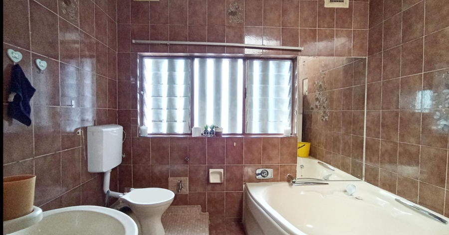 5 Bedroom Property for Sale in Reservoir Hills KwaZulu-Natal