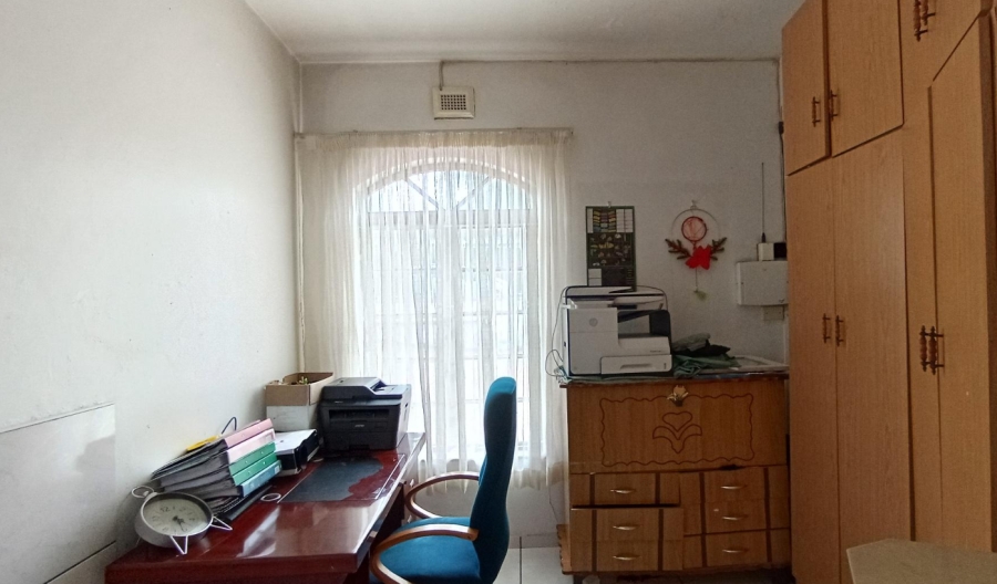 5 Bedroom Property for Sale in Reservoir Hills KwaZulu-Natal