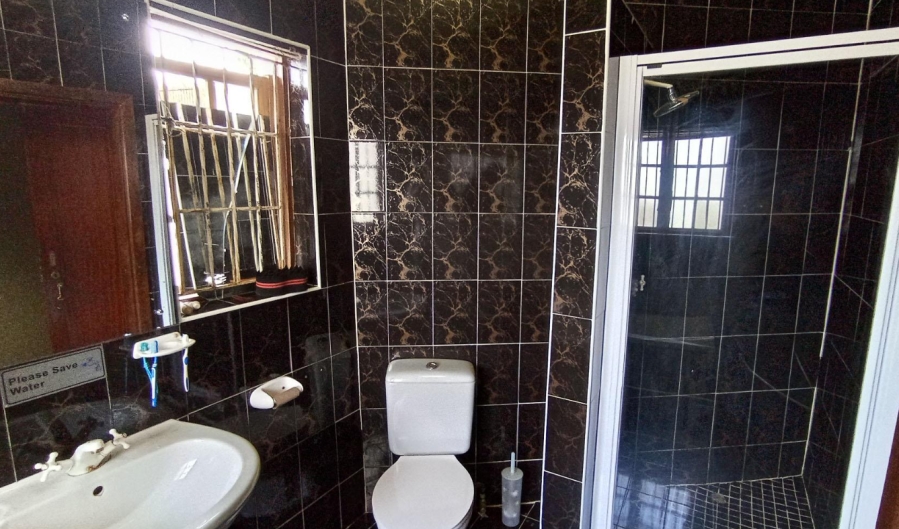 5 Bedroom Property for Sale in Reservoir Hills KwaZulu-Natal