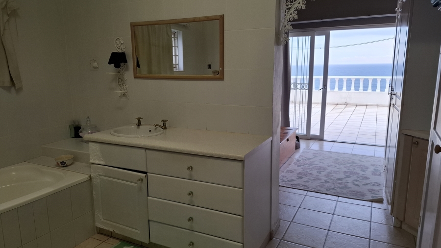 8 Bedroom Property for Sale in Shakas Rock KwaZulu-Natal