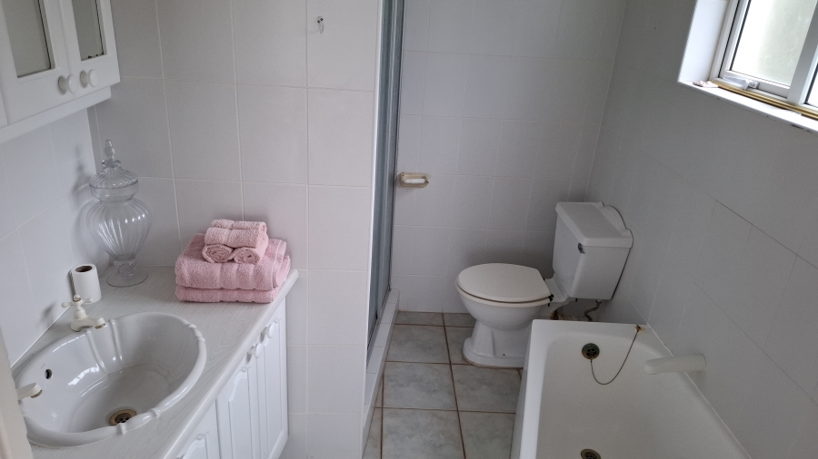 8 Bedroom Property for Sale in Shakas Rock KwaZulu-Natal
