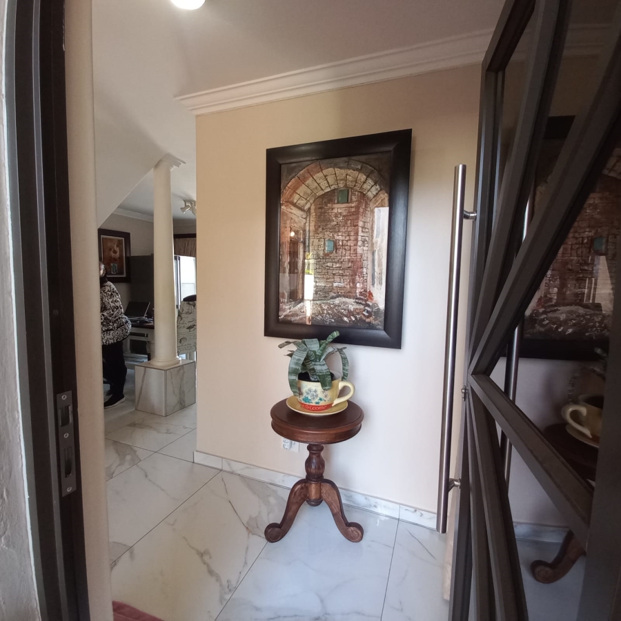 2 Bedroom Property for Sale in Umhlanga KwaZulu-Natal
