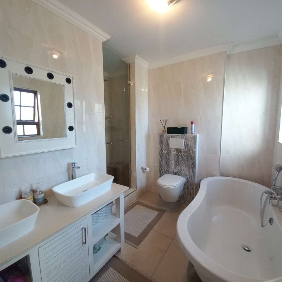 2 Bedroom Property for Sale in Umhlanga KwaZulu-Natal
