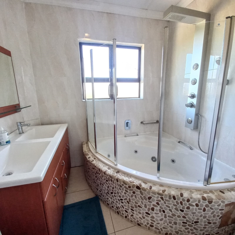 2 Bedroom Property for Sale in Umhlanga KwaZulu-Natal
