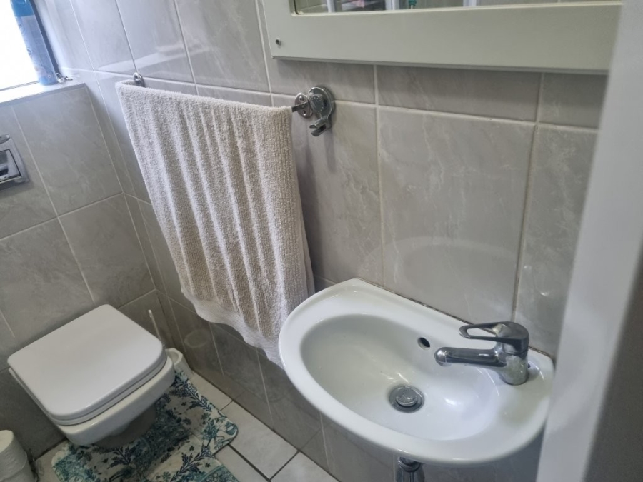 To Let 3 Bedroom Property for Rent in Glen Anil KwaZulu-Natal
