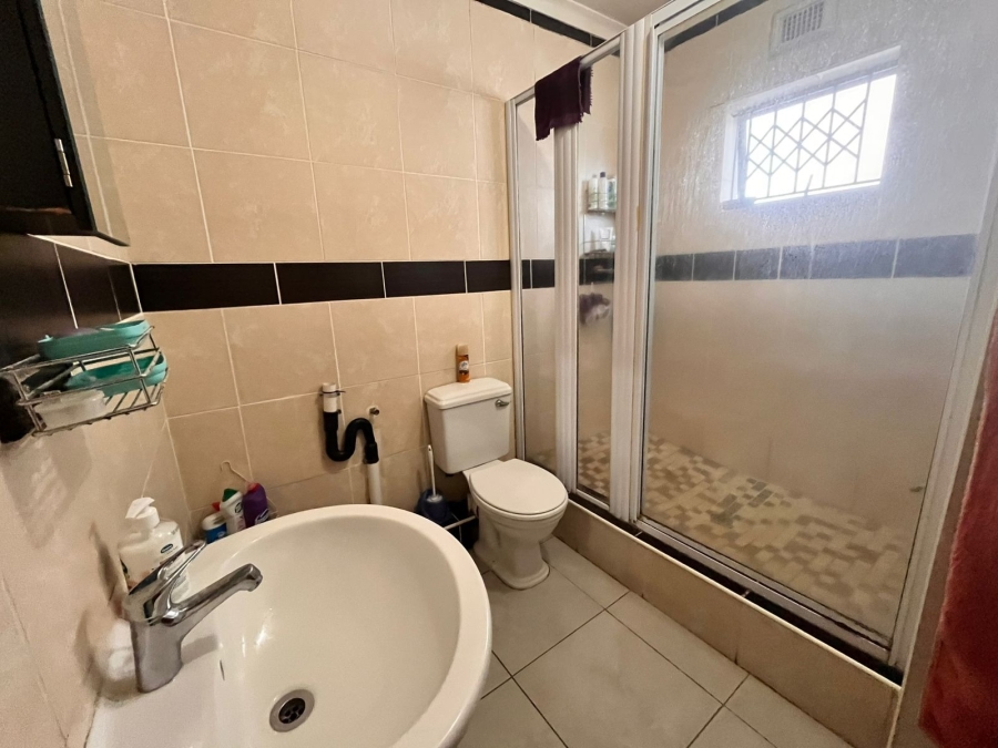 2 Bedroom Property for Sale in Grosvenor KwaZulu-Natal